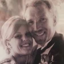 Sandie Vedder (@misssandieleevee) • Threads, Say more