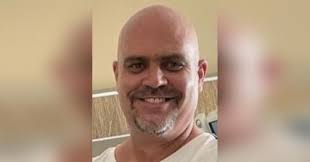 Brett Groves's Instagram, Twitter & Facebook