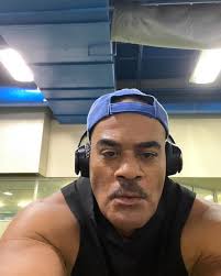 throwbackthursday NEVER seen before pics of the “ Maryland Muscle Machine”  @kevinlevrone I know because I took these myself 😊 This is a few months  after Kevin place 2nd in his Mr