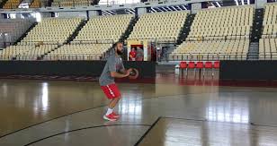 Euroleague tarihinin en önemli yıldızlarından vassilis spanoulis, 38 yaşında basketbolu bıraktığını duyurdu. Vassilis Spanoulis Back In Training Eurohoops