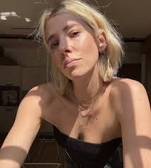 Lizzy and Lindsey #9 The longing for a personality