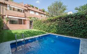 Sobre una parcela de casi 400m2 se alza esta torre de. Semi Detached House With Pool In Sant Cugat Parc Central Monapart