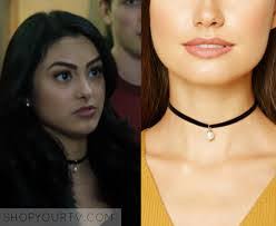 Veronica Button's Instagram, Twitter & Facebook