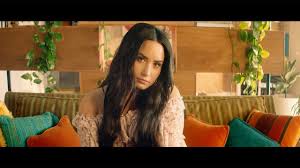Solo vil inspirere og oppfordre alle til å gå for sin egen greie. Clean Bandit Solo Feat Demi Lovato Official Video Youtube