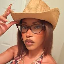 this easy salad is so yummy! y'all summer is coming, and this easy  antipasto salad is so good!