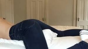 Any other pillow humpers out there? Pissing My Pillows Though My Nylons Pillow Humping And Finger Untill I Jizz Porn Video
