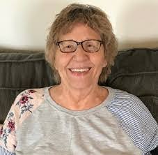 Lori Rohm's Instagram, Twitter & Facebook