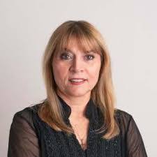 Kerry Biggs's Instagram, Twitter & Facebook