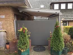Terrassendach Mit Sichtschutz Perfekter Wetterschutz Vom Sonnenschutz Fachbetrieb Aus Gutersloh Uberdachung Terrasse Terrassenuberdachung Terrassendach