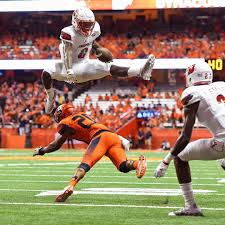 Lamar jackson (born april 13, 1998 in elk grove, california) is an american football cornerback for the new york jets of the national football league (nfl). Lamar Jackson For Heisman Lamar Jackson Louisville Cardinals Football Louisville Football