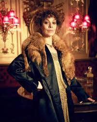 This time it's the series two finale and she's wearing a black and white. Fuckyeahpeakyblinders Peaky Blinders Costume Peaky Blinders Aunt Polly Peaky Blinders
