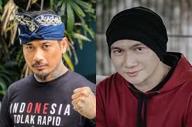 Jerinx sid bebas murni usai jalani 10 bulan hukuman penjara. Lihat Jerinx Divonis Penjara Anji Manji Percaya Saat Bebas Dia Akan Keluar Dengan Gagah Pikiran Rakyat Com
