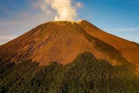 Kumpulan cerita lucu bahasa jawa yang terangkum dalam artikel ini bisa menjadi salah satu pilihan. Orang Jawa Wajib Tahu Legenda Gunung Slamet Cerita Rakyat Jawa Tengah Berita Diy