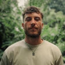 Hal Pope's Instagram, Twitter & Facebook