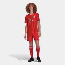 If your young child is a bayern supporter, then make sure to treat them to this adidas bayern munich 17/18 mini kids home goalkeepers kit in black, true red and white.this officially licensed children's football. Bayern Munich 2020 21 Adidas Home Kit 20 21 Kits Football Shirt Blog