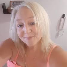 Hi thanks for the add ... I'm from bristol :) Edit its my birthday today  9th :)