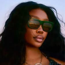 Cameron Jolly (@Camyomomma)