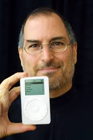 39 Photos Of How Steve Jobs Saved Apple From Disaster And Led It To Rule The World Steve Jobs Apple Steve Jobs All About Steve