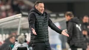 Der vfb stuttgart ist in diesen schweren stunden mit seinen. Christian Gentner Vater Stirbt Im Stadion So Trauert Die Bundesliga Sportbuzzer De