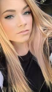 Kara Ann's Instagram, Twitter & Facebook