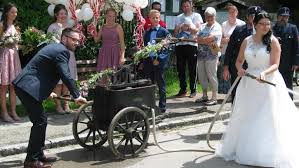 48 likes · 2 talking about this. Bund Furs Leben In Der Ostheimer Kirche Geschlossen Ostheim Nordbayern