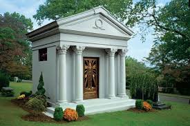Mausoleum Pictures By Forever Legacy Mausoleums Com Mausoleum Monument Columbarium