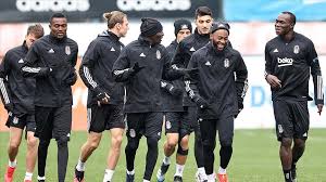 Akhisar fenerbahçe golleri alanya fenerbahçe canlı izle akhisar fenerbahçe saat kaçta akhisar fenerbahçe caps akhisar fenerbahçe 1 3 akhisar fenerbahçe maç özeti izle. Besiktas Ta Fenerbahce Derbisi Kamp Kadrosu Aciklandi