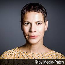 Anne Düe Synchronsprecher