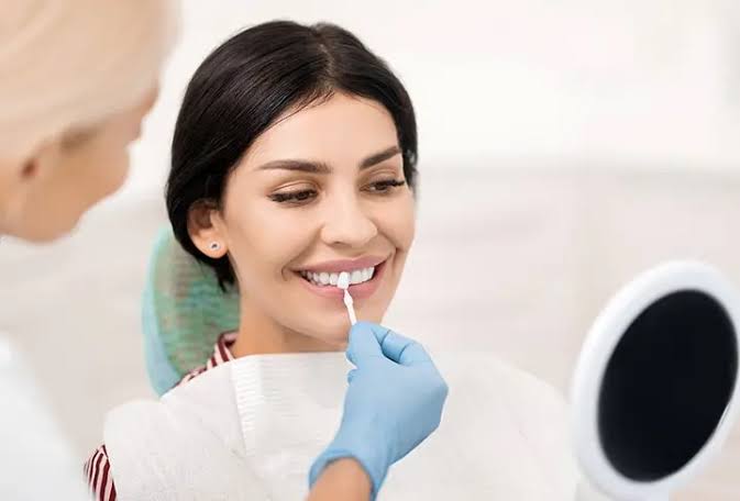Use Dental Veneers To Obtain A Hollywood Smile With Dubai UAE