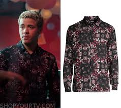 О́стин ро́берт ба́тлер — американский актёр, певец и модель. 13 Reasons Why Fashion Clothes Style And Wardrobe Worn On Tv Shows Shop Your Tv