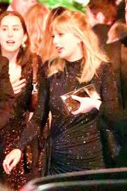 Best golden globes pictures 2020. Taylor Swift Changed Into A Sparkly Navy Dress To Go With Joe Alwyn To A Golden Globes After Party Nestia