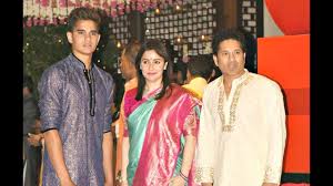 Sachin tendulkar was born in a marathi language speaking rsb (rajapur saraswat brahmin) family. Sachin Tendulkar Family At Mukesh Ambani Ganpati Celebration Party Youtube