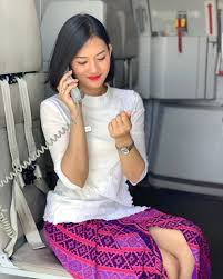 Banyak model mengikat rambut yang bisa dicoba. Pesona Pramugari Diana Teresa Senyumnya Bikin Hati Meleleh Okezone Travel