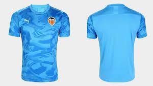 As 14 Camisas De Times Europeus Mais Bonitas Da Puma Camisas De Times Olympique De Marseille Camisas De Futebol Mas gostaria de saber qual as que vcs acham a mais. as 14 camisas de times europeus mais
