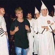 What is an example of the word blue cheese? Blue Cheese Pizzahouse