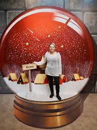 A Fun Afternoon At Artvo Melbourne S Immersive And Trick Art Gallery Christmas Photo Booth Art Tips Art Gallery