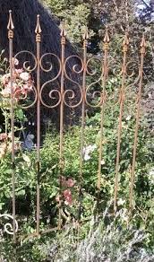 Kletterzaun Staudenschmuck Ch Zaunelement In Rost Staudenhalter Kletterhilfe Staudenstuze Rosenstabe Rose Staudenhalter Gartendekoration Rosenbogen