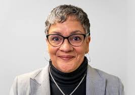 Leann Pearson's Instagram, Twitter & Facebook