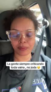 Crítica y Felicidad: La Realidad de la Gente