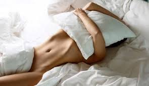 Check out nackt im bett by grüne medizin on nackt im bett macht das leben am meisten spaß. Nackt Schlafen Darum Ist Es Gesund Women S Health