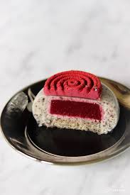 Mohn Marzipan Tortchen Mit Himbeerspirale Mohn Marzipan Torte Dessert Ideen Mini Kuchen