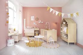 Etagere murale chambre bebe pour la d ado unique stock of etagere murale chambre bebe kitty blanc. Quels Meubles Choisir Pour Une Chambre De Bebe