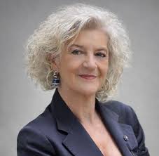 Where to find a virtual Portuguese tutor for language lessons?