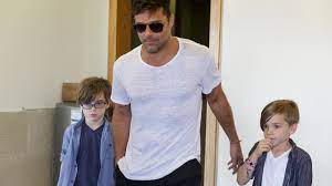 Jul 01, 2021 · popsänger ricky martin hat auf instagram auf homophobe reaktionen auf fotos von ihm und seinem ehemann geantwortet. Ricky Martin Verrat Nach Der Geburt Meiner Zwillinge War Ich Traumatisiert