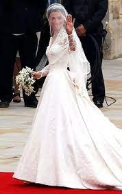 Catherine Elizabeth Middleton Prepares To Enter Westminster Abbey Where She Will Mar Royal Wedding Dress Celebrity Wedding Dresses Kate Middleton Wedding Dress