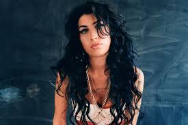 Resultado de imagen de FOTOGRAFÃA DE AMY WINEHOUSE