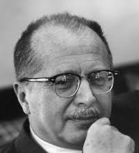 Jesse Greenstein (1909–2002) · Vol. 35, Issue 4