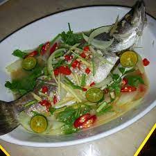 Titik serai dan masukkan ke dalam perut ikan. Resep Stim Ikan Kakap Ala Thailand Paling Enak Dan Segar