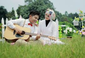 Didit willa prewedding hijab simple lhf blog. Wow Ini 5 Inspirasi Tema Untuk Foto Prewedding Plaminan