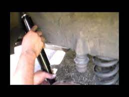 Left shock replaced earlier stopped the clunking noise. How To Install Rear Shocks On Toyota Sienna Youtube